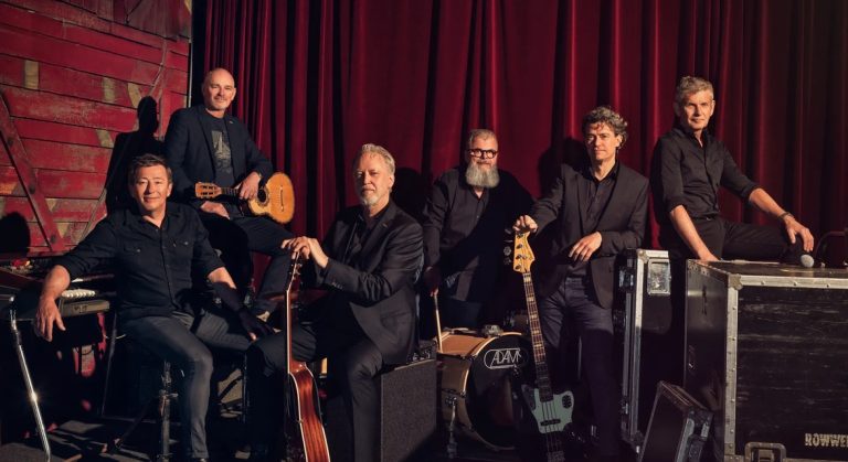Rhobijn – 40 jaar Rowwen Hèze — muziek in Veghel