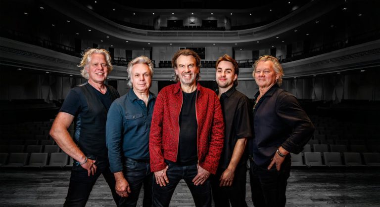 Coming on Strong – Onze Earring — muziek in Veghel